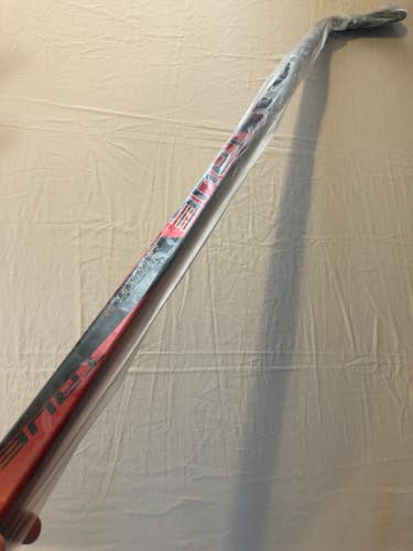 New Senior True Catalyst 9X Right-Handed Leivo Hockey Stick