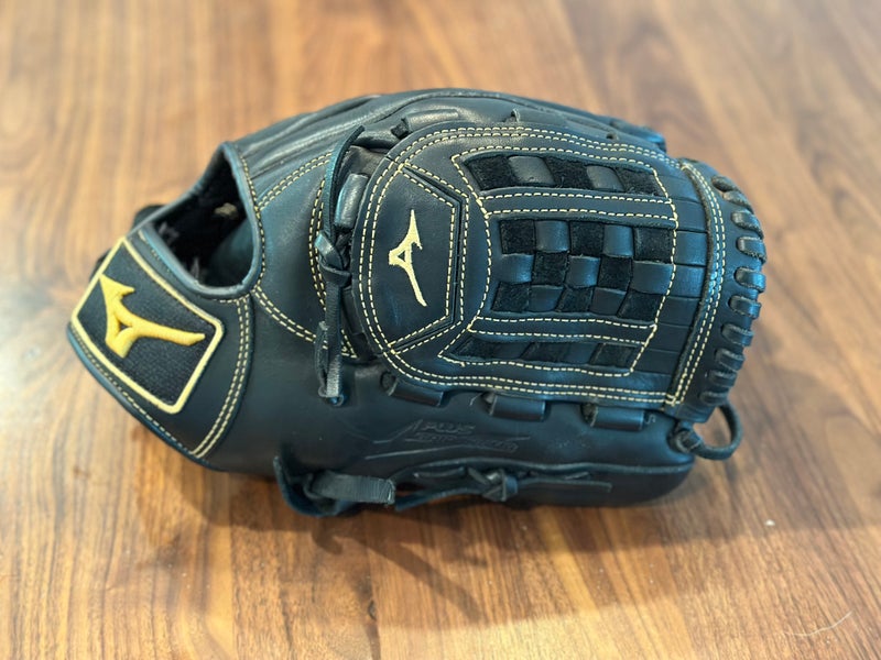 Used 2023 Mizuno Right Hand Throw Pitcher's MVP Prime Baseball Glove 12"