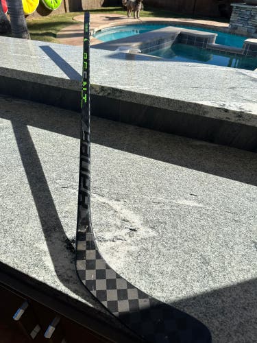 Intermediate Left Hand P28  Ag5nt Hockey Stick