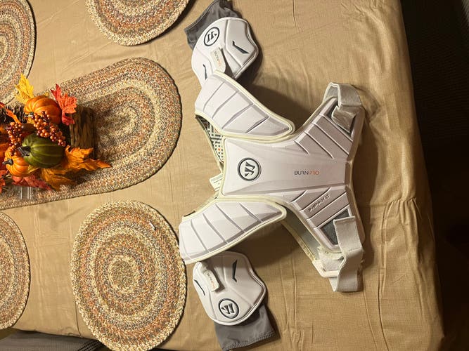 New Medium/Large Warrior Burn Pro Shoulder Pads