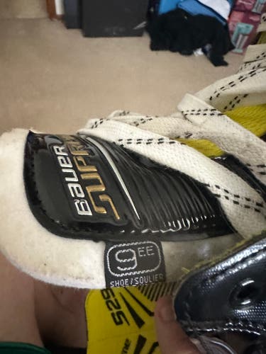 Used Bauer Extra Wide Width   Size 9 Supreme S29 Hockey Skates