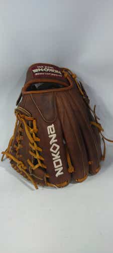 Used Nokona W1150 11 1 2" Fielders Gloves