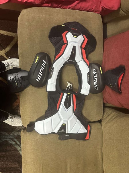Used Large Bauer Vapor Hyperlite Shoulder Pads