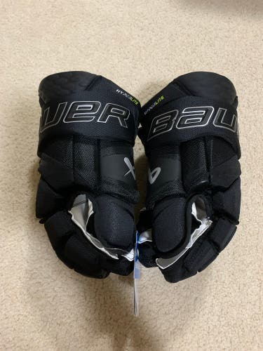 New Bauer 14" Vapor Hyperlite Gloves