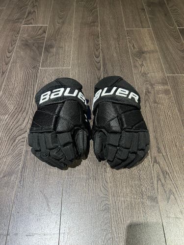 USED PRO STOCK HOCKEY GLOVES BAUER X BLACK 13"