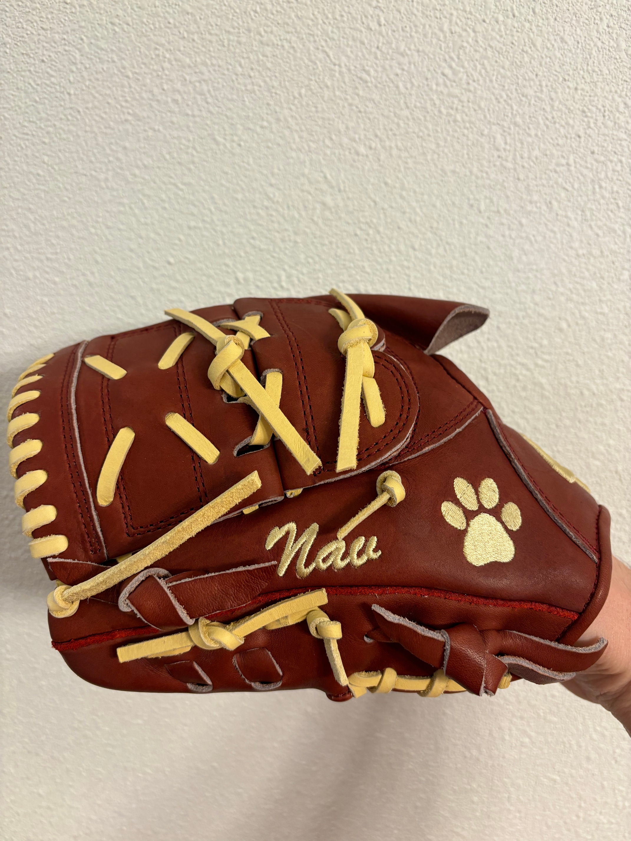 2023 Pitcher's 11.5" Signiture Series Baseball Glove SidelineSwap