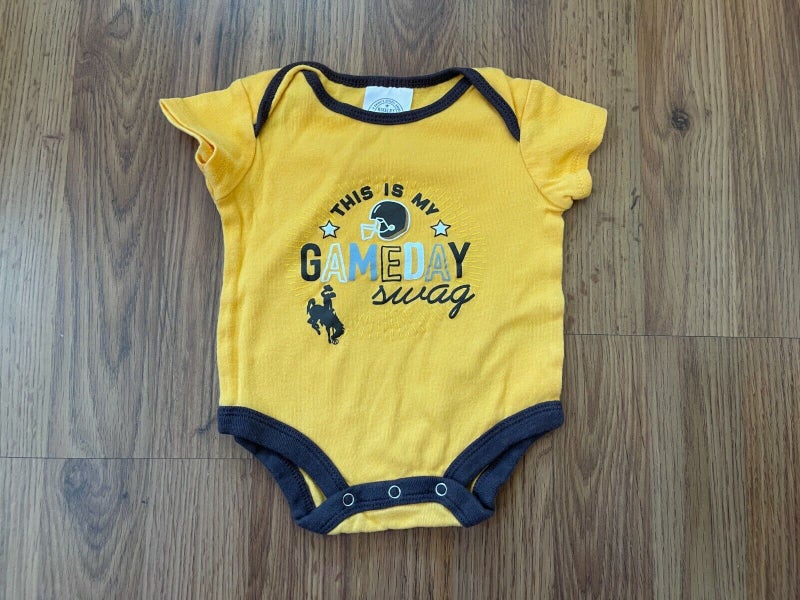 Wyoming Cowboys Football NCAA GAMEDAY SWAG Infant Size 3-6M Boys Baby Body Suit!