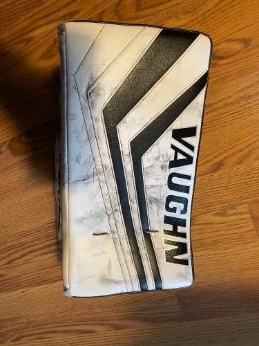Vaughn SLR 2 Pro Carbon blocker
