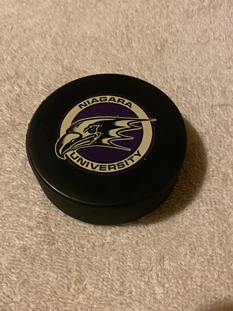 Niagara Purple Eagles NCAA Hockey Puck New