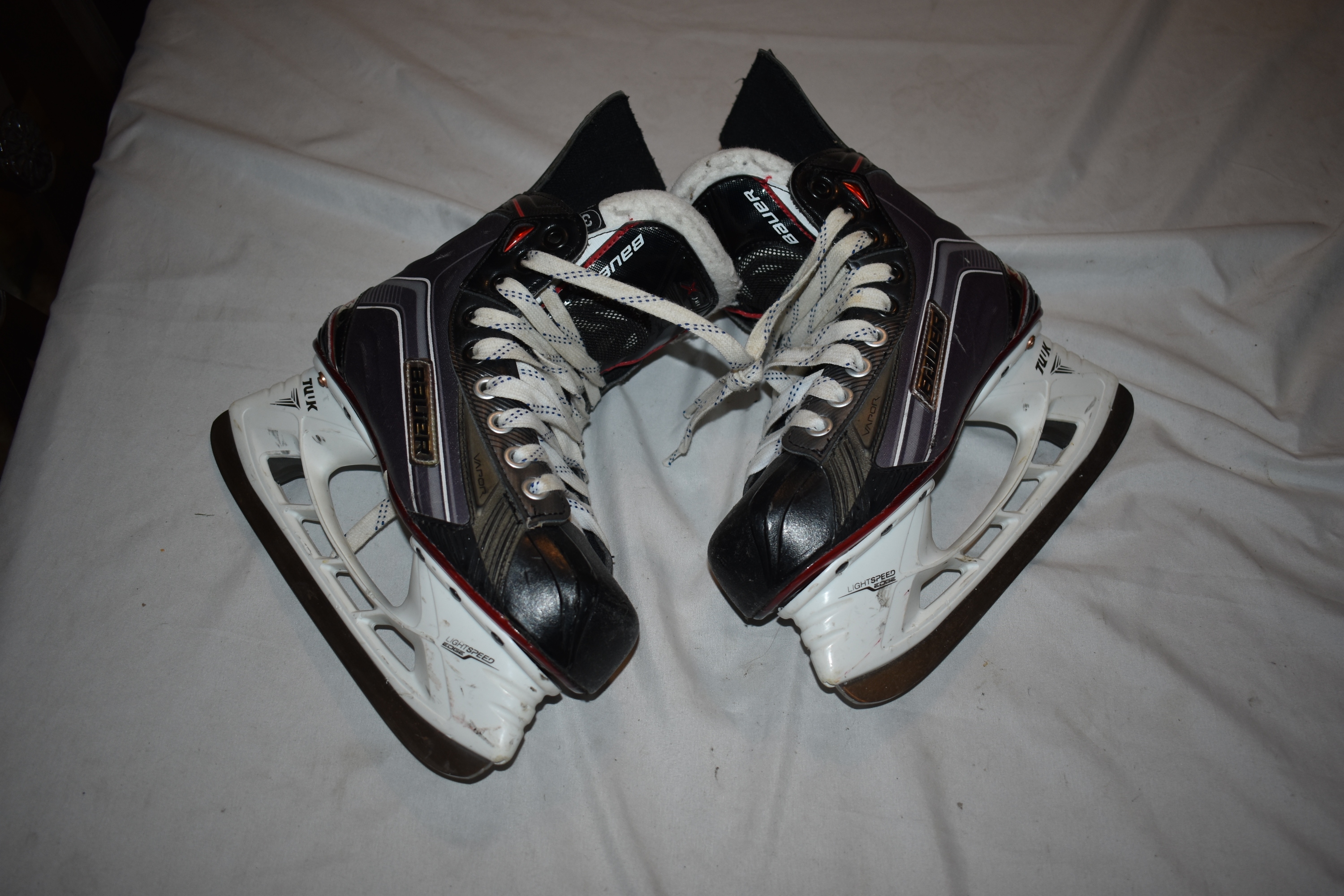 Bauer Vapor X700 Hockey Skates, Size 3.5D