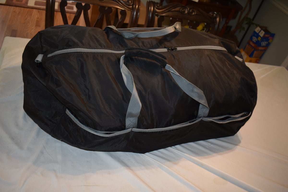 Amazon Basics Sports Gear Duffle Bag - Large/XL, Black - Great Condition!