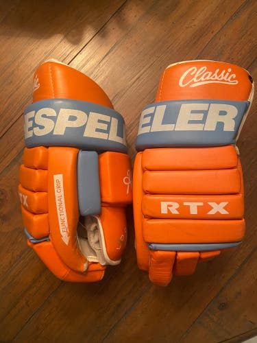 Little Caesars Hespeler Hockey Gloves
