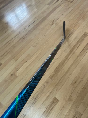 Senior New Left Hand Bauer Nexus 1000 Hockey Stick PM9 Pro Stock
