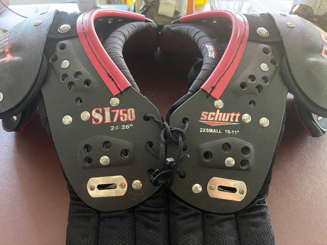 Youth XS Schutt SI 750 Shoulder Pads