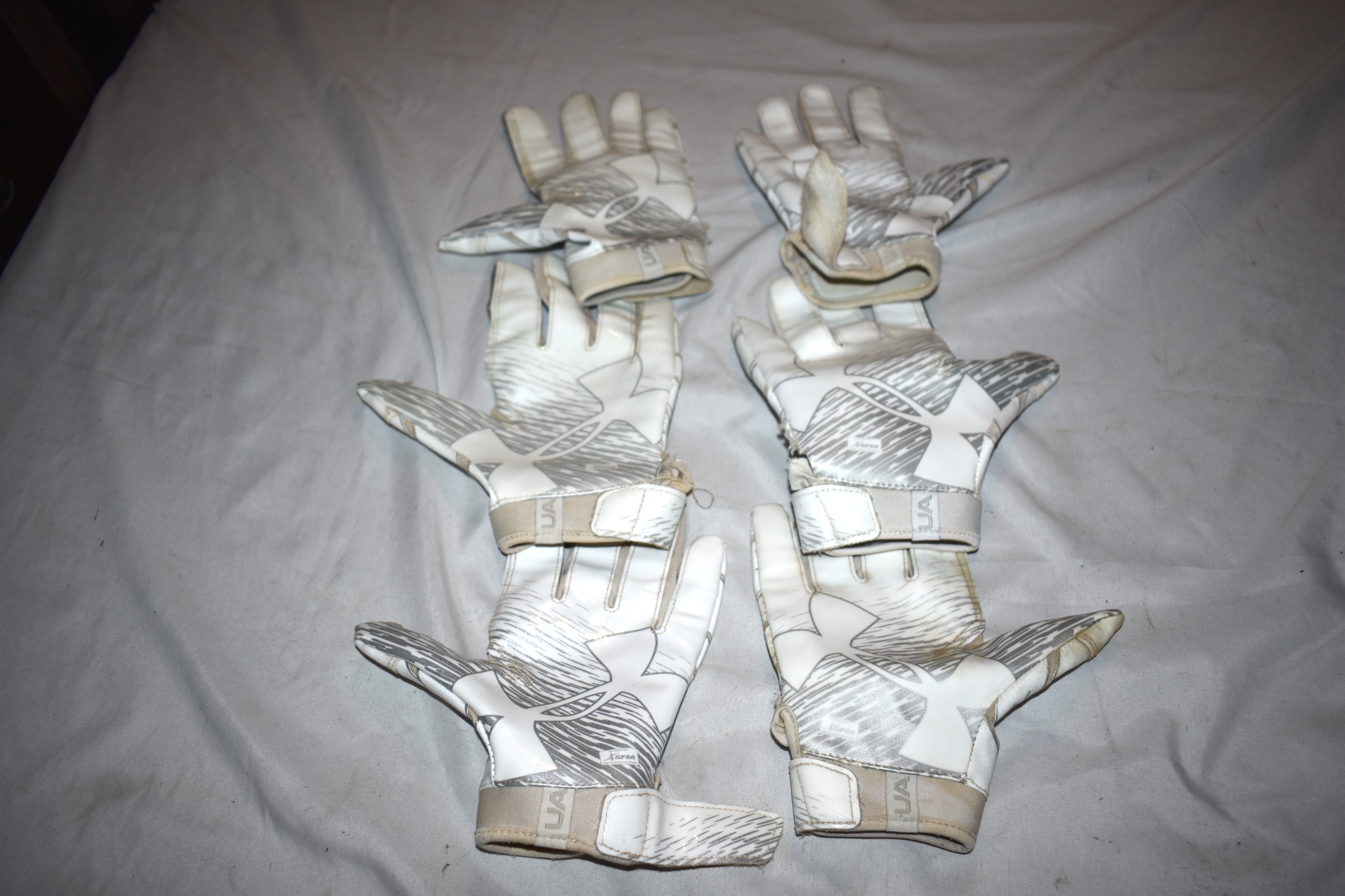 Under Armour UA F7 Football Gloves, White, Medium - 3 Pair