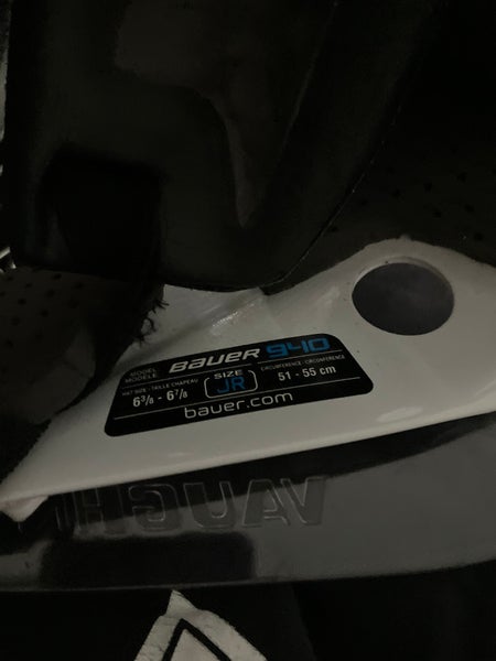 Like New Bauer 940 Goalie Mask With Dangler And Case | SidelineSwap ...