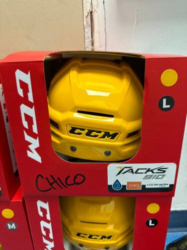New Large CCM Tacks 910 Helmet