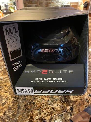New Large Bauer  Hyperlite 2 Helmet
