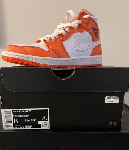 Air Jordan 1 Mid SE Orange/White
