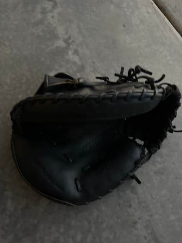 Used Right Hand Throw 32.5" Heart of the hide Catcher's Glove