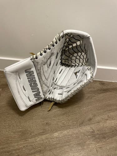 Used Vaughn Velocity V5 Glove