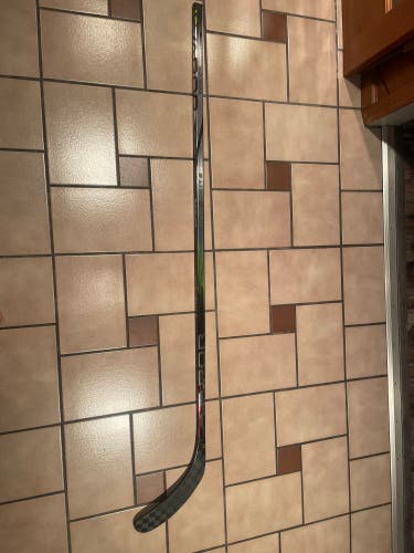 Senior Left Hand P92  Vapor Hyp2rlite Hockey Stick