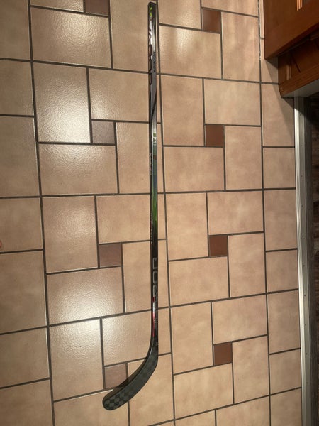 Senior Left Hand P92 Vapor Hyp2rlite Hockey Stick