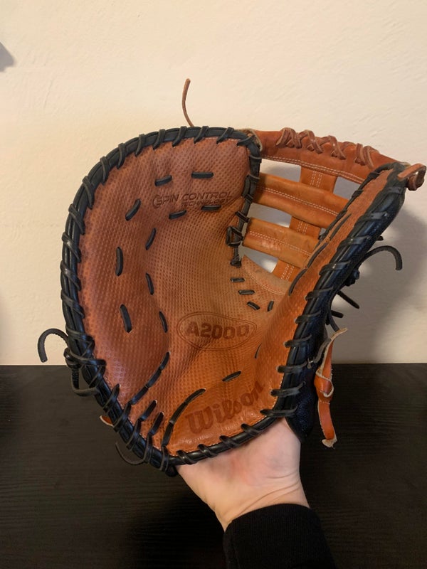 Left Hand Throw Baseball Gloves & Mitts New and Used on SidelineSwap