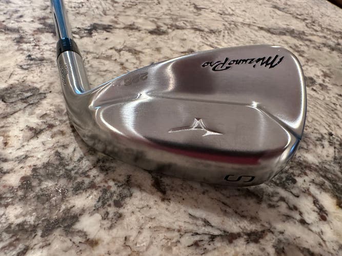 Mizuno Pro 225