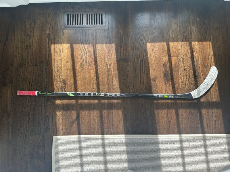 Junior Used Right Handed Bauer Ag5nt Hockey Stick P92