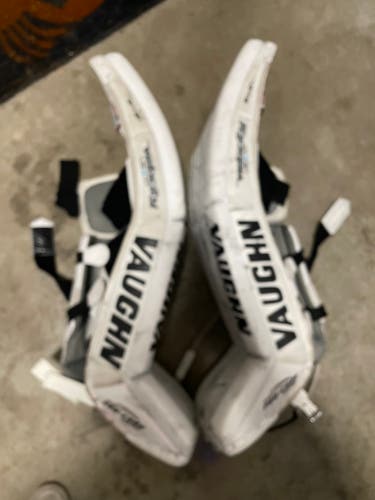 Vaughn Velocity VE8 Leg Pads 31+2