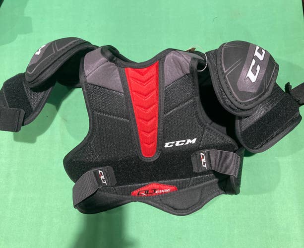 CCM QLT Edge Shoulder Pads | Junior Medium