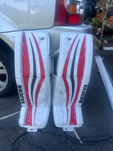 34" Vaughn  Vaughn V7 XR Goalie Leg Pads