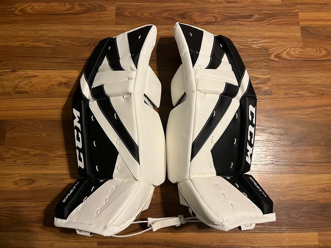 30" CCM  EFLEX 5.5 Goalie Leg Pads BRAND NEW