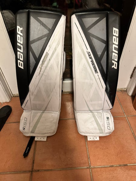 Junior Medium (28) Bauer Supreme S150 Goalie Leg Pads