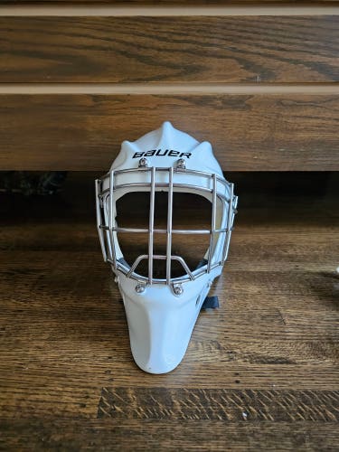 Senior Used Bauer 960 Goalie Mask size L