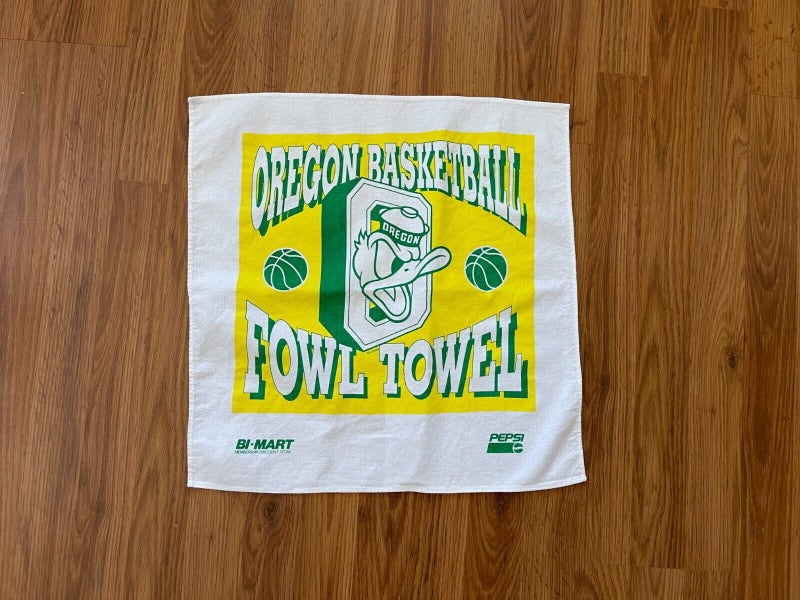Oregon Ducks NCAA BASKETBALL FOWL TOWEL SUPER AWESOME Original SGA Rally Towel!
