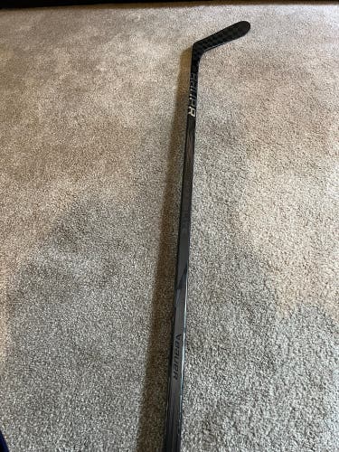 *Cracked Blade* Custom Pro Stock Bauer Hyp2rlite Blacked Out Hockey Stick