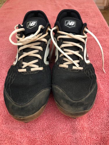 Black Men's Metal Low Top 3000v4