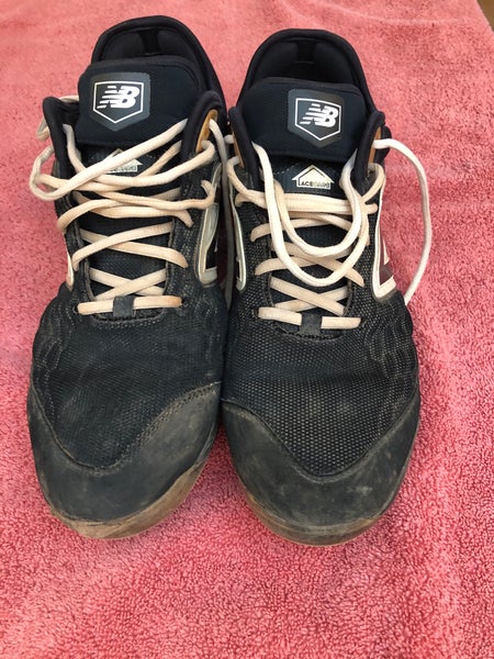 Black Men's Metal Low Top 3000v4
