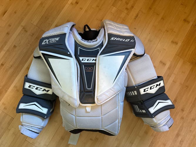 CCM Eflex Shield 2 Chest Protector
