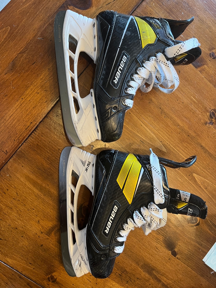 Used Bauer Size 5 Supreme UltraSonic Hockey Skates