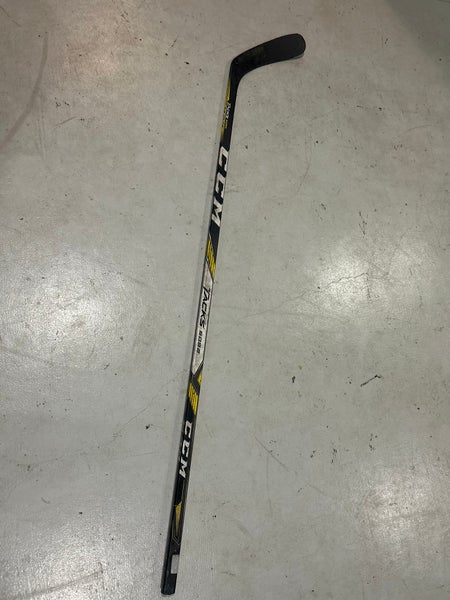 Senior Right Handed P29 Tacks 6052 Hockey Stick