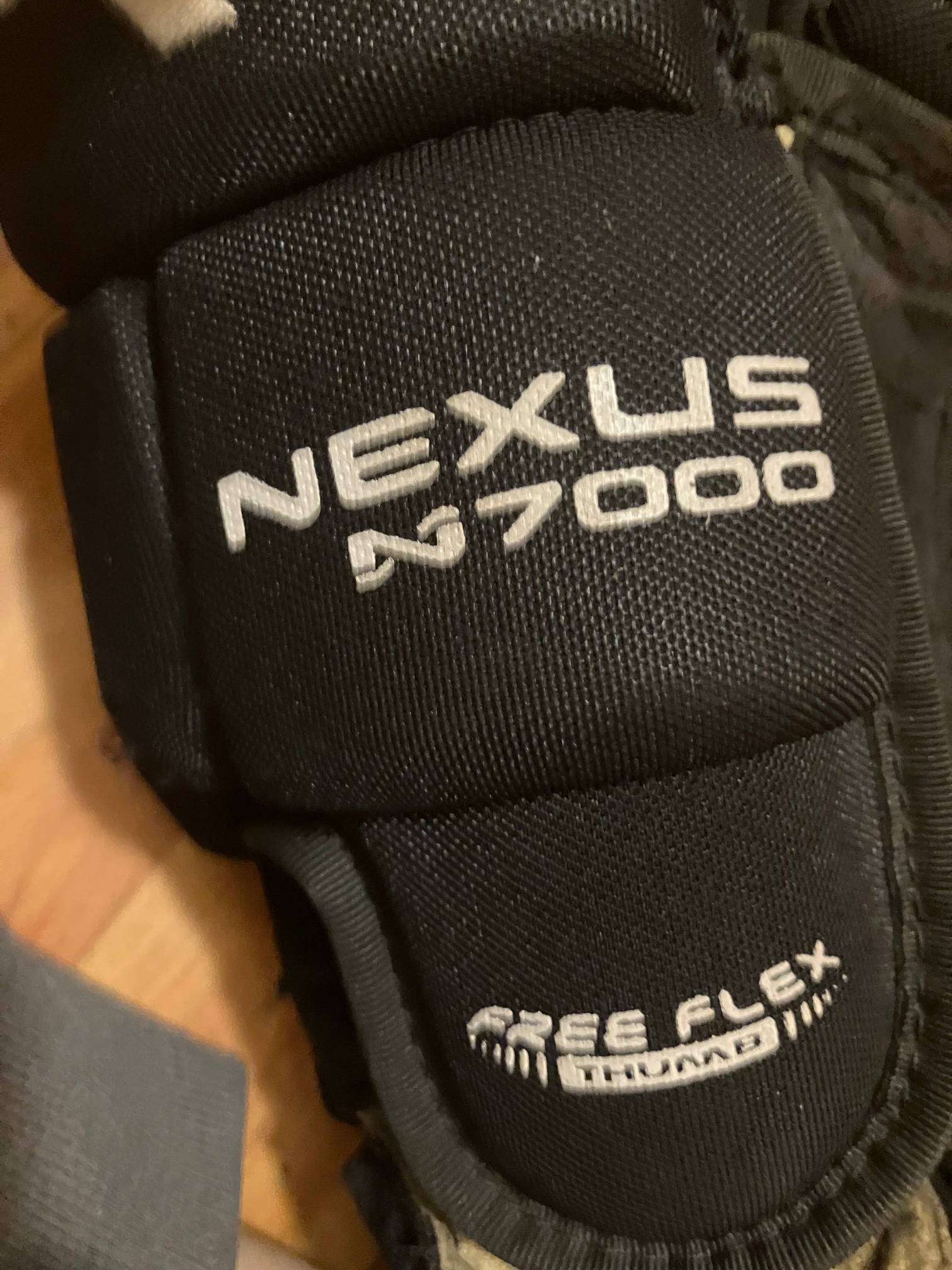 Used Bauer Nexus N7000 Gloves 13"