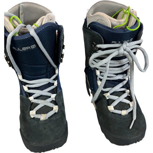 Burton snowboarding boots size 9