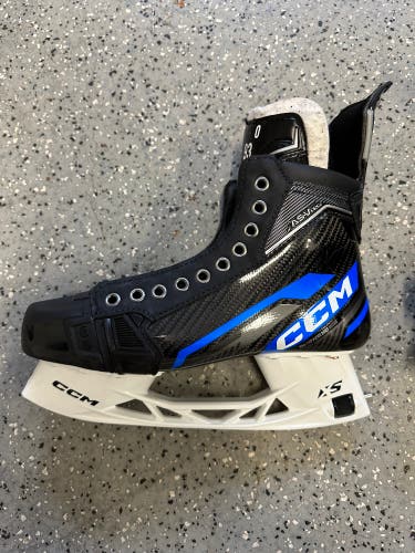 Almost New CCM Regular Size 8.5 AS-V Pro Hockey Skates