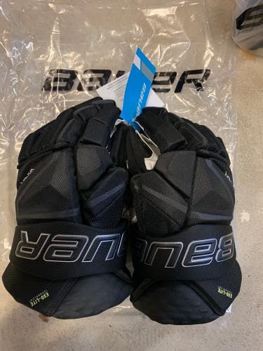 New Bauer 13” Vapor Hyperlite Gloves