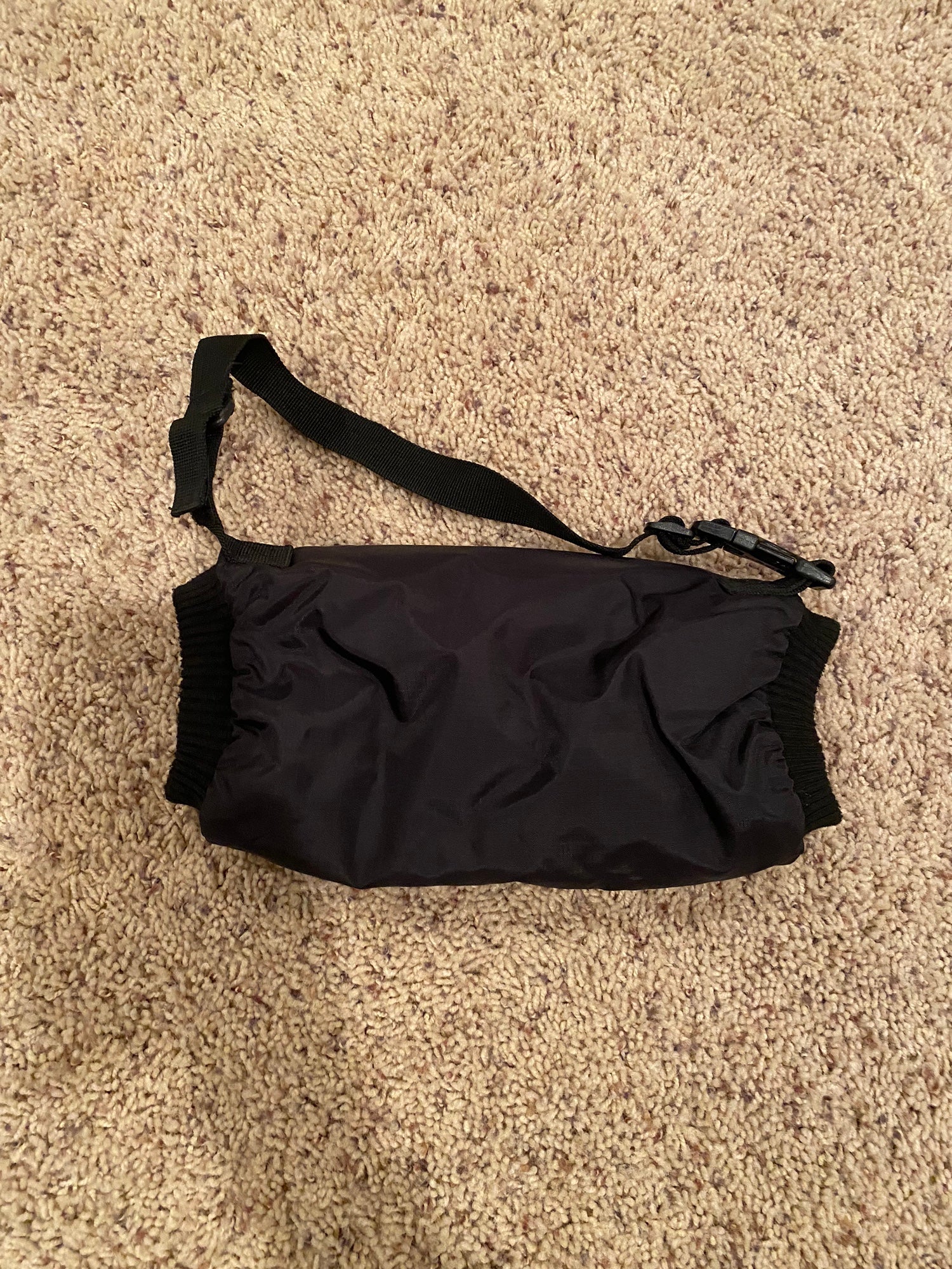 nike youth football hand warmer