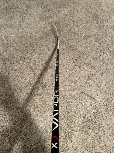 Junior Right Handed P28 Vapor 3X Hockey Stick