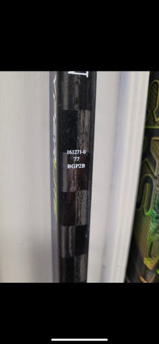 2 New Right Handed P28M Pro Stock Vapor Hyperlite Hockey Stick